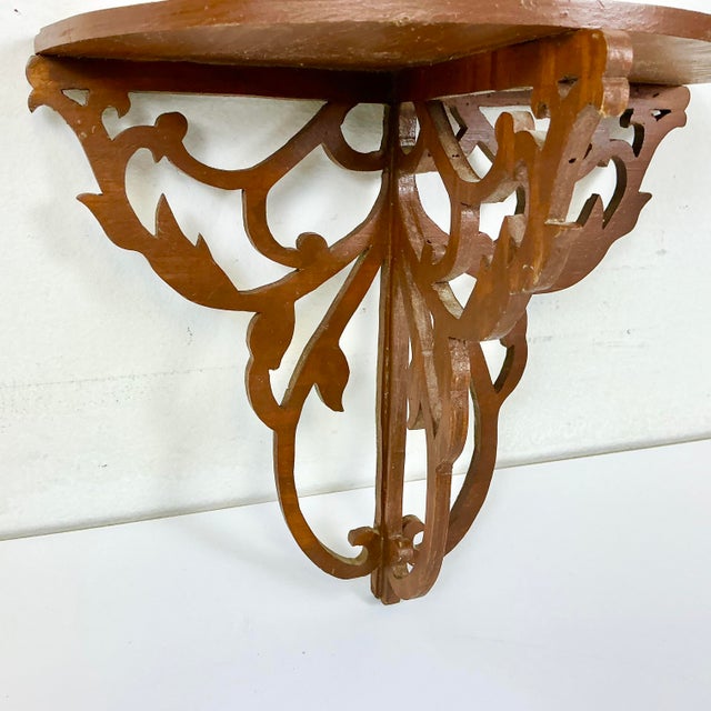 Chestnut 1960s Vintage Americana Boho Chic Folk Art Fret Work Pine Wall Bracket Shelf For Sale - Image 8 of 15