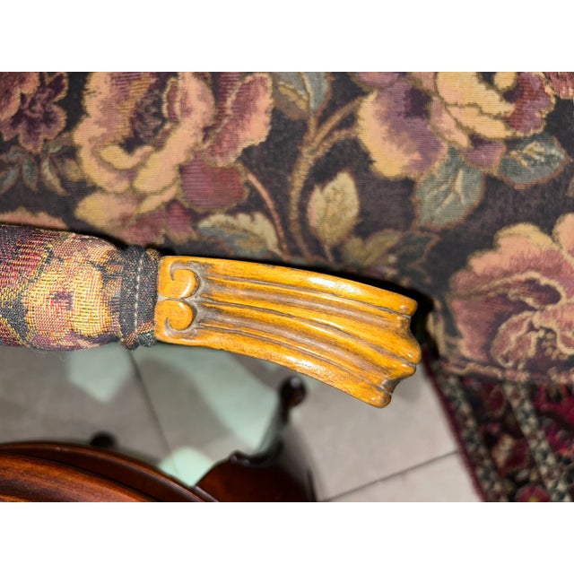 French Provincial Late 20th Century Pair of French Provincial Louis XV Style Floral Tapestry Lounge Chairs For Sale - Image 3 of 6