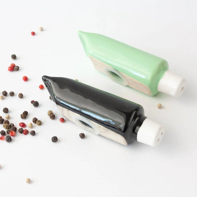 1970s Paint Tubes Salt and Pepper Shakers, 1970s, Set of 2 For Sale - Image 5 of 11