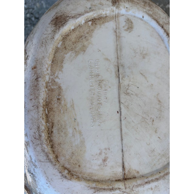 1980s Pair of Oversized Plastic Swan Planters by Union Products, 1987 For Sale - Image 5 of 9