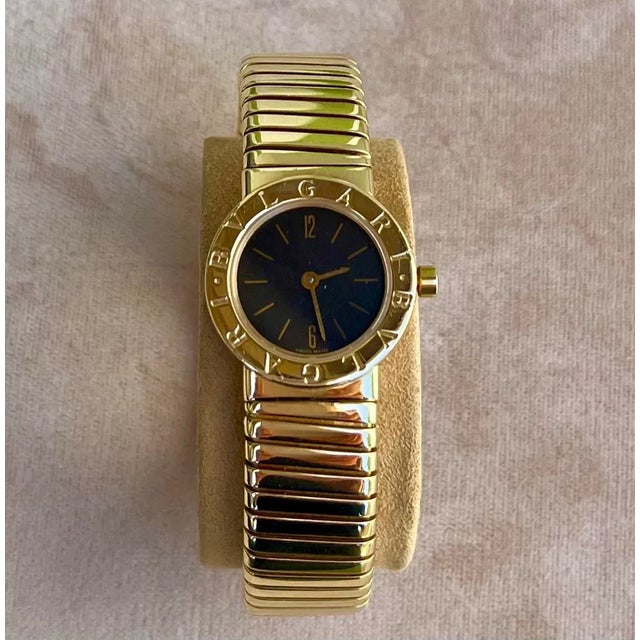 Bulgari Gold Tubogas 26 mm Black Round Dial Vintage ladies watch. Reliable quartz movement this vintage ladies watch...