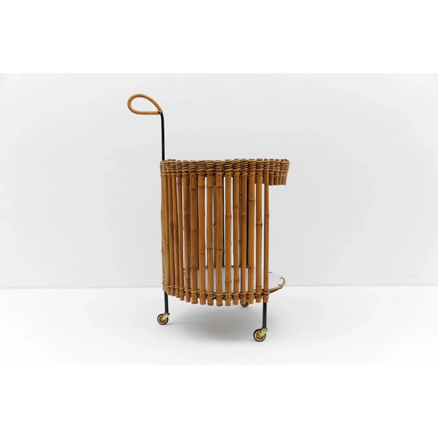 Brown Mid-Century Modern Round Serving Carts in Bamboo, 1960s, Set of 2 For Sale - Image 8 of 18