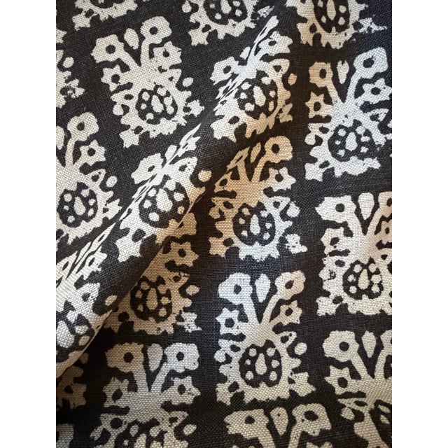 Schumacher Schumacher Fabric 174630 | Jakarta Linen Print, Graphite - Fabric 2 5/8 Yards For Sale - Image 4 of 5