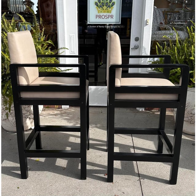 Pair of Rose Tarlow Melrose House Exeter Leather Barstools For Sale In Los Angeles - Image 6 of 8