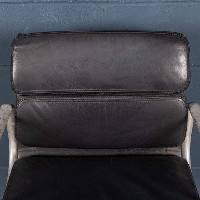 Vintage EA217 Chair in Black Leather by Charles & Ray Eames for ICF, 1969 For Sale - Image 10 of 17