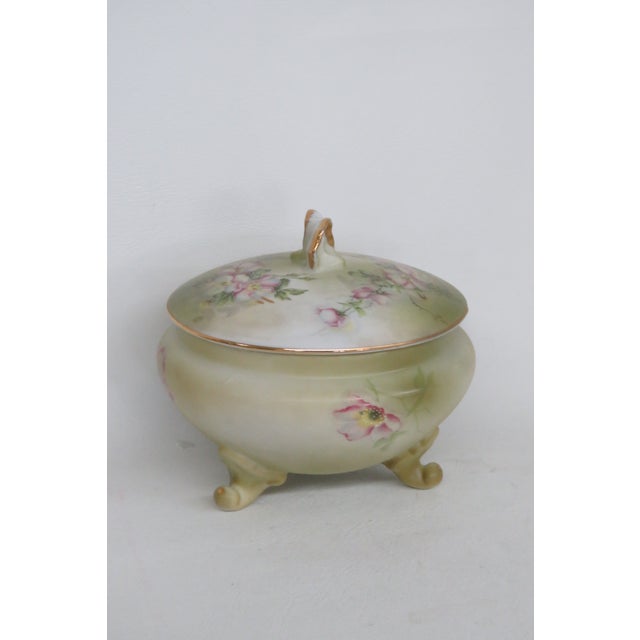 Nippon 3 Footed Floral Pattern Lidded Trinket Vanity Box 4573b For Sale - Image 16 of 17