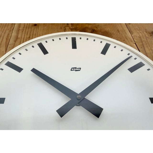 Vintage White Bakelite Wall Clock from Esmi, 1980s For Sale - Image 11 of 17