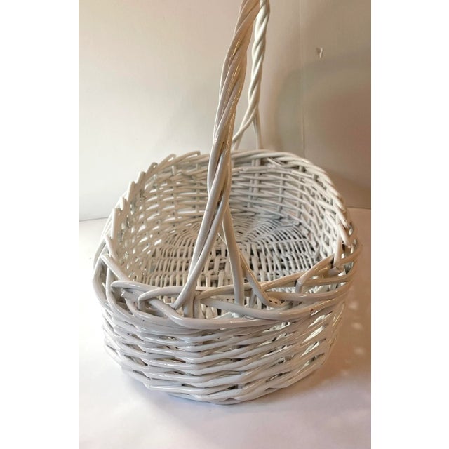 Vintage White Wicker Basket With Fixed Handle For Sale - Image 4 of 10