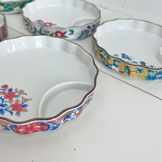 Japanese Colorful Medium Plates From Japan Arita Ware Gozan Kiln Floral Nature - Set of 5 For Sale In Miami - Image 6 of 11