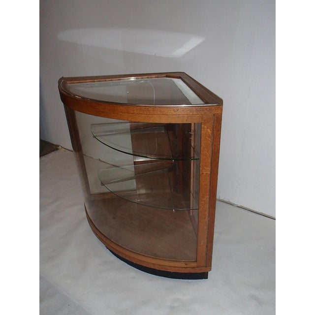 Bauhaus Corner Display Case For Sale - Image 4 of 18