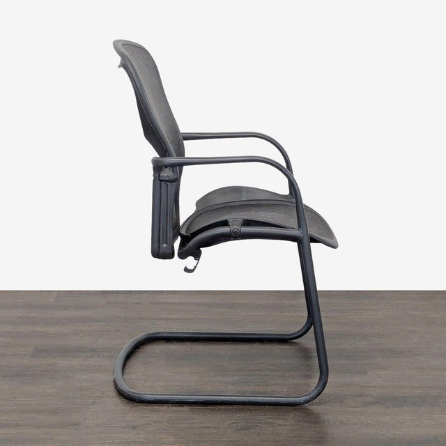 Herman Miller Herman Miller Aeron Black Mesh Cantilever Guest Chair For Sale - Image 4 of 7