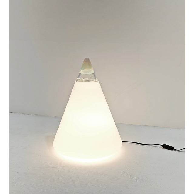 Italian Table Lamp in Milk Glass by Giusto Toso for Leucos, 1970s For Sale - Image 6 of 10