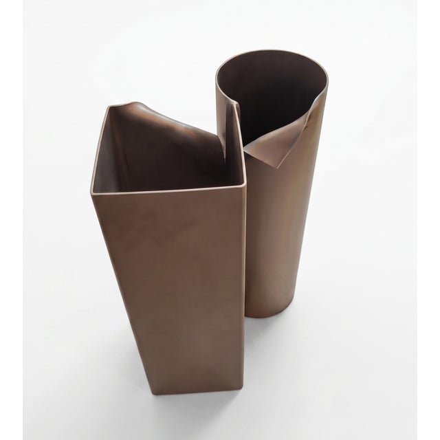The 'Phil Miller' vase represents the most complex evolution of the Canterbury series. Dedicated to the legendary...