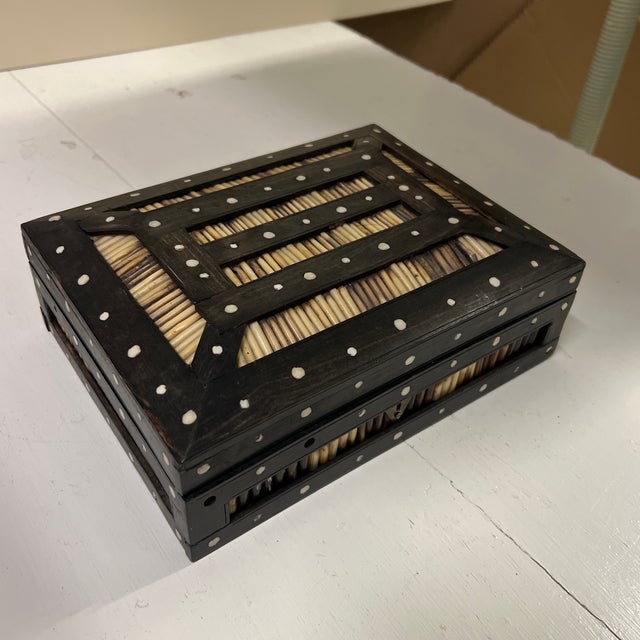 English Antique Anglo-Indian Porcupine Quill Box For Sale - Image 3 of 7