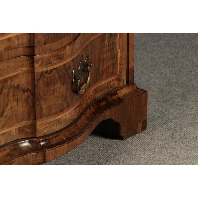 Baroque Chest of 4 Drawers in Walnut, 1750s For Sale - Image 15 of 18