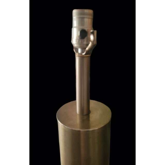 Laurel Lamp Company 1960s Mid Century Modern Cylindrical Tall Slim Modern Brushed Brass Table Lamp by Laurel Company For Sale - Image 4 of 9