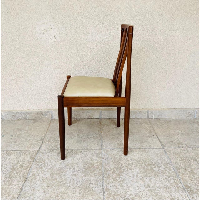 Scandinavian Chair in Walnut and Leather, 1960s For Sale - Image 4 of 10