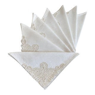 Elegant Vintage Linen Napkins Lace Corner Set of 7 For Sale