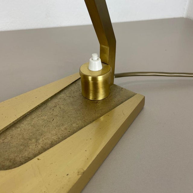 Hollywood Regency Brass Sputnik Table Light in the style of Stilnovo, Italy, 1970s For Sale - Image 10 of 18