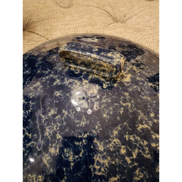 American Bennington Blue Agate 3 Quart Casserole For Sale - Image 3 of 7