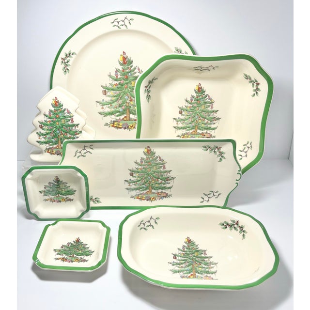 Contemporary Spode “Christmas Tree” 7-Piece Ceramic Dinnerware Serving Hostess Set For Sale - Image 3 of 12