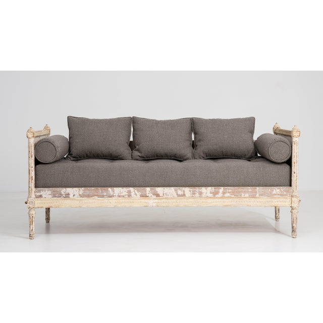 White Patinated Louis XVI Upholstered Daybed, Neoclassical Style, France, Circa 1900 For Sale - Image 12 of 12
