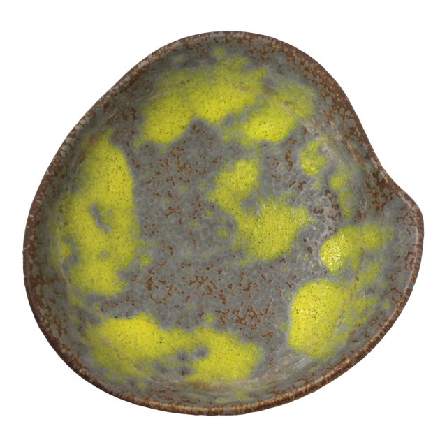 MCM Ceramic Haeger Earth Wrap Bowl in Lemon Peel From the 1970s For Sale