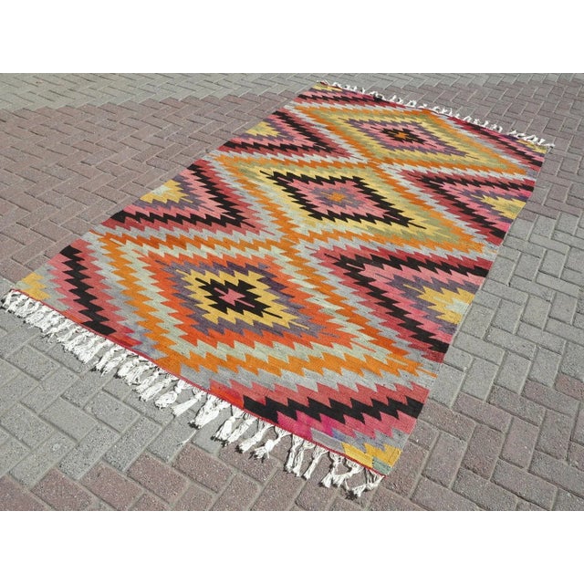 Art Deco Mid 20th Century Anatolian Turkish Classic Kilim Rug For Sale - Image 3 of 13