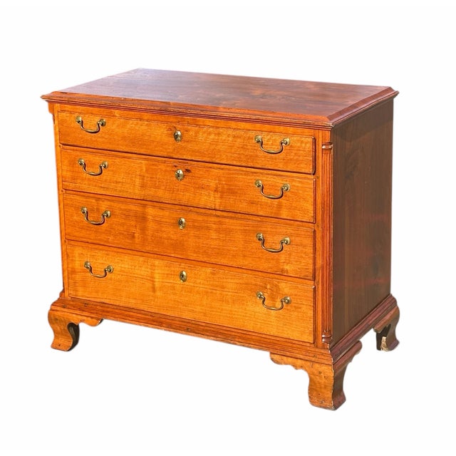 American Antique Chippendale Delaware Valley Figured Walnut Gentlemen's Chest of Drawers For Sale - Image 3 of 12