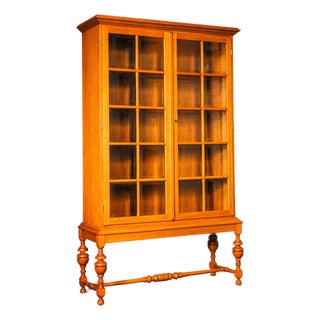 Mid-20th Century Glass-Fronted Display Cabinet in Oak and Glass from Möblinger For Sale