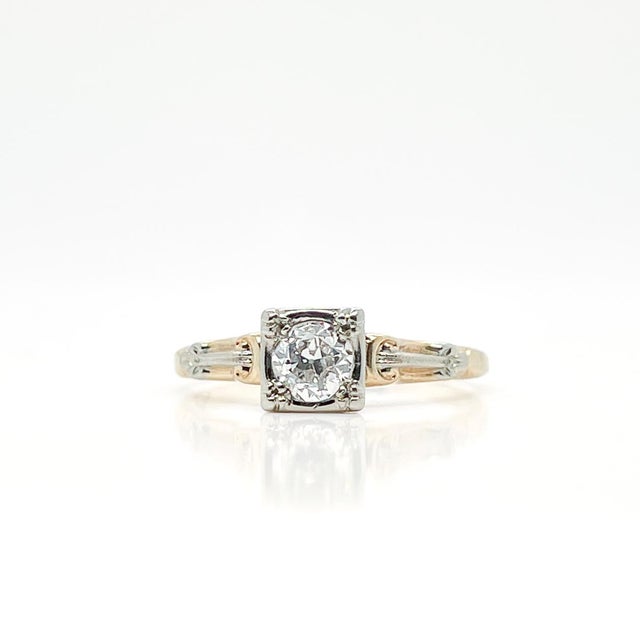 Traditional Antique Edwardian 14 Karat Gold & Diamond Engagement Ring For Sale - Image 3 of 10