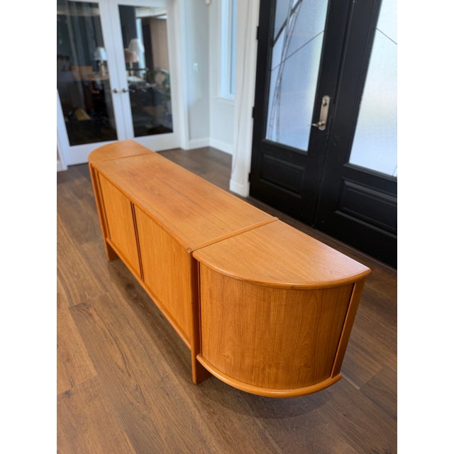 Wood 1970s Exceptional Poul Hundevad Danish Modern Teak Executive Credenza / Sideboard With Tambour Doors – 87.75" For Sale - Image 7 of 12