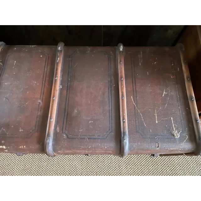 Vintage Transport Trunk, 1940s, in Good conditions. Designed 1920 to 1949