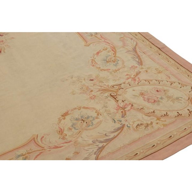 Late 18th Century Antique Aubusson Flatweave and Round Rug in Beige, From Rug & Kilim For Sale - Image 5 of 7