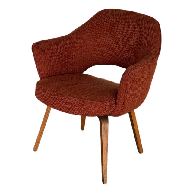 1950s Eero Saarinen for Knoll Executive Armchair With Wood Legs - All Original - Red For Sale