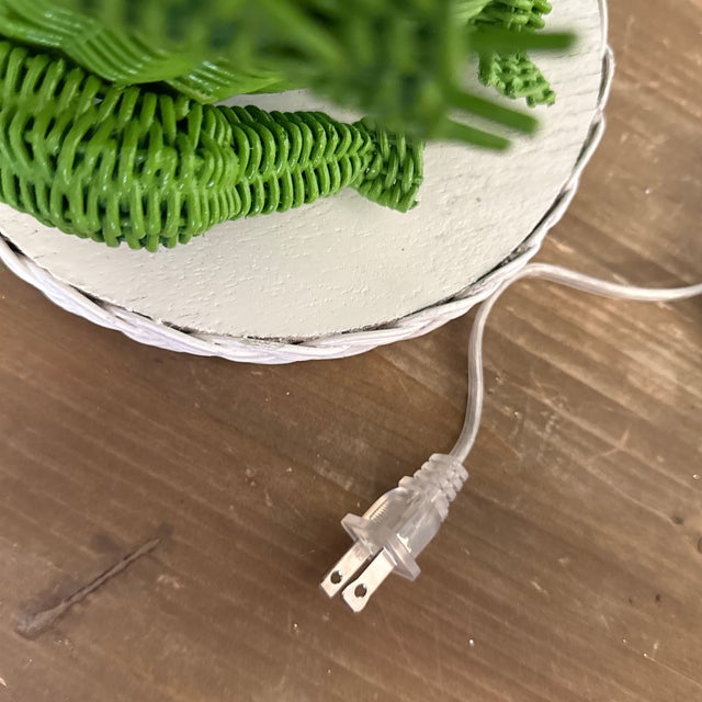 Vintage Wicker Rattan Frog White and Green Table Lamp For Sale - Image 9 of 10