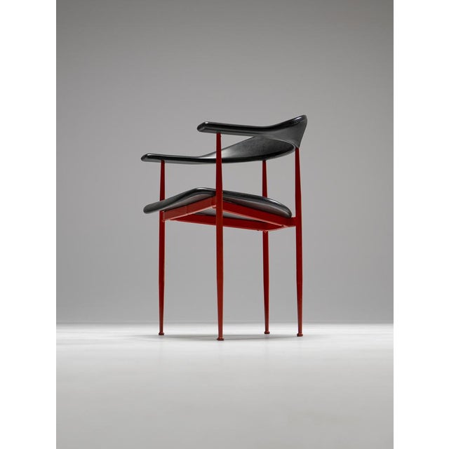 There's no doubt that Giancarlo and Gianfranco referenced Hans Wegner's "The Chair" when drawing up this one. The question...