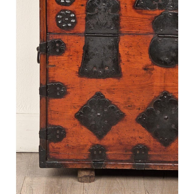 19th Century Korean Tansu 19th Century For Sale - Image 5 of 10