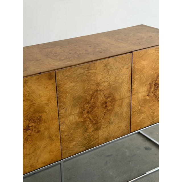 1970s Milo Baughman for Thayer Coggin Burl Wood Credenza For Sale - Image 12 of 13