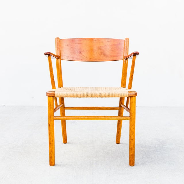Vintage Danish mid century modern Model 156 dining, desk, or accent chair, produced by Søborg Møbelfabrik c. 1950s. The...