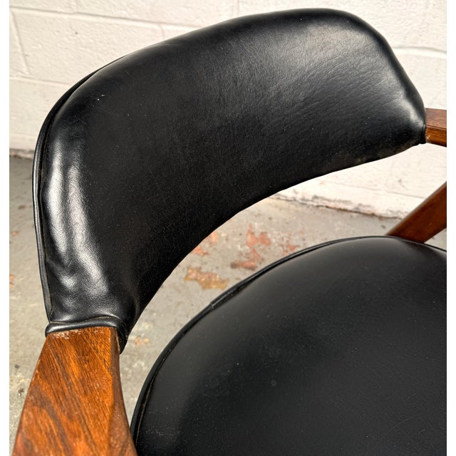 Vintage Leather Chairs by Murphy Miller for Kroehler Furniture- Set of 2 For Sale - Image 12 of 12