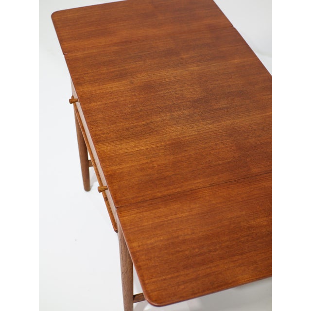 AT33 Sewing Table in Oak and Teak by Hans J. Wegner for Andreas Tuck, Denmark, 1950s For Sale - Image 11 of 13
