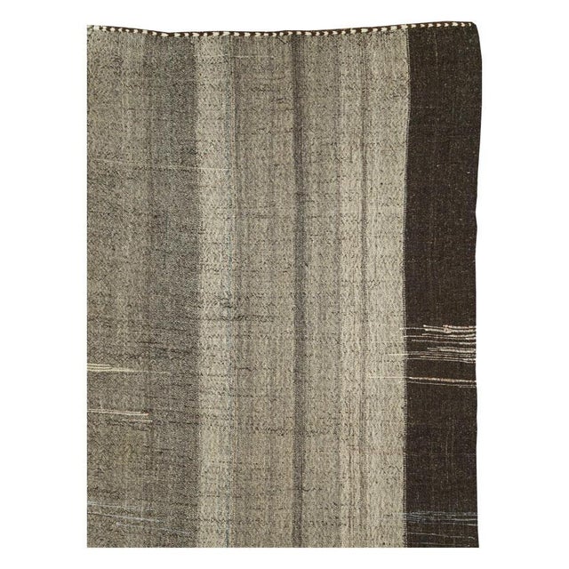 Galerie Shabab Collection Mid-20th Century Turkish Tribal Kilim Room Size Carpet in Charcoal and Brown For Sale - Image 4 of 10