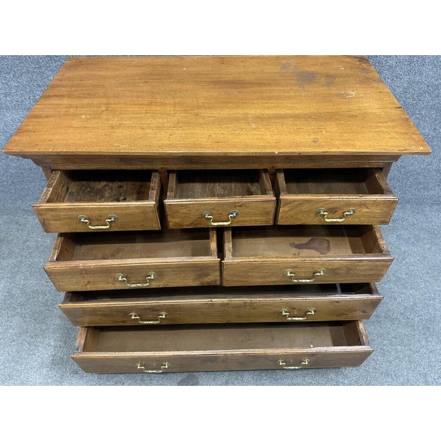 18th Century George III English Provincial Seven Drawer Chest | Antique Oak & Fruitwood Bachelor's Dresser For Sale - Image 4 of 9