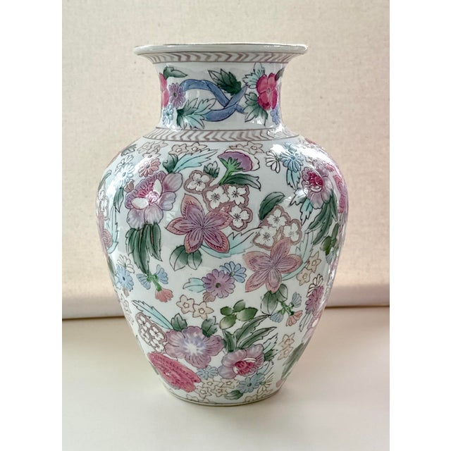 1970s Vintage Chinese Floral Porcelain Vase For Sale - Image 5 of 10