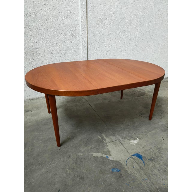 Mid-Century Extendable Teak Table, 1970 For Sale - Image 3 of 9