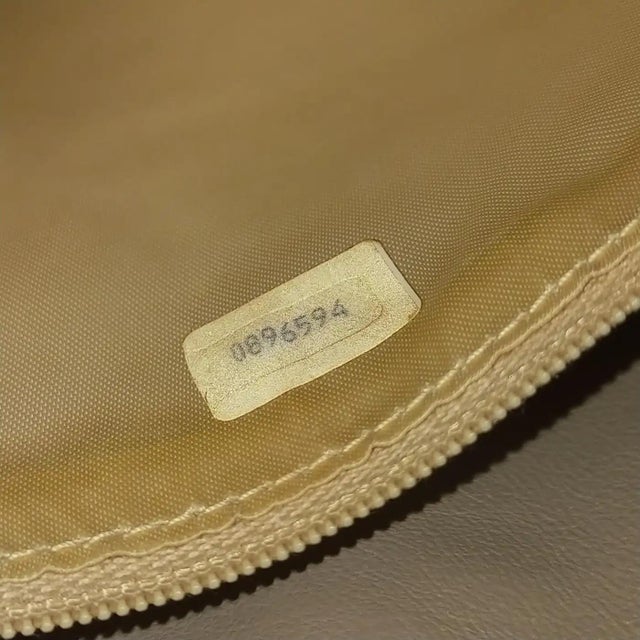 A 1988 Iconic Chanel Matelasse Cream Lamb Skin Shoulder Bag For Sale - Image 14 of 18