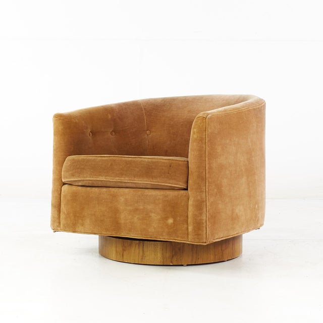 Mid-Century Modern Milo Baughman for Thayer Coggin Mid Century Walnut Tilt Swivel Barrel Lounge Chair For Sale - Image 3 of 10