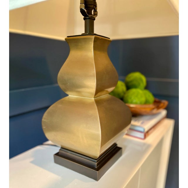 Linen Visual Comfort Fang Gourd Table Lamp by Chapman & Myers – Antique-Burnished Brass With Linen Shade For Sale - Image 8 of 11