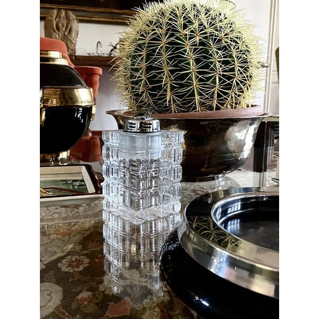 Clear acrylic glass table lighter, Italian manufacture 1970s H 13 x 7 x 7 cm Conditions: excellent consistent with age and...